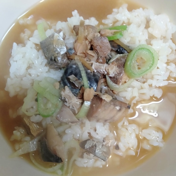 サバ缶で雑炊♬